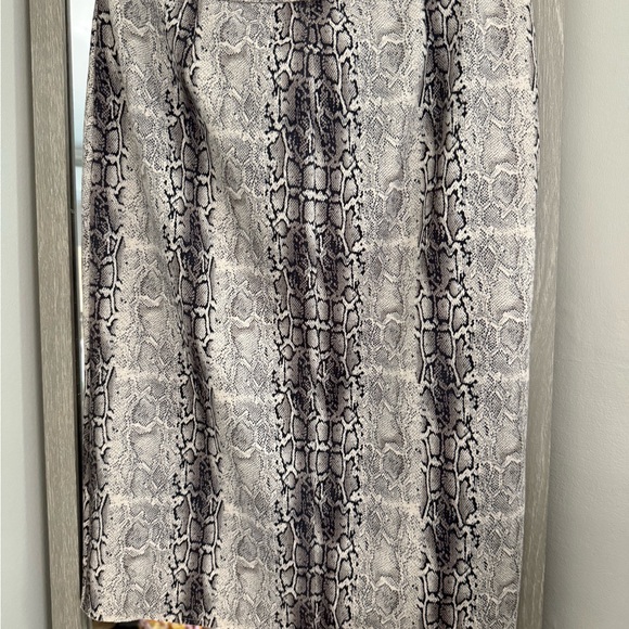 Fate Snakeskin Pattern Skirt - Picture 2 of 5